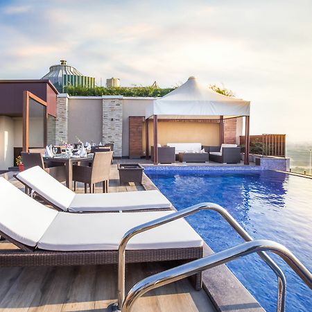 Best Western Premier Almeida Zirakpur Екстериор снимка
