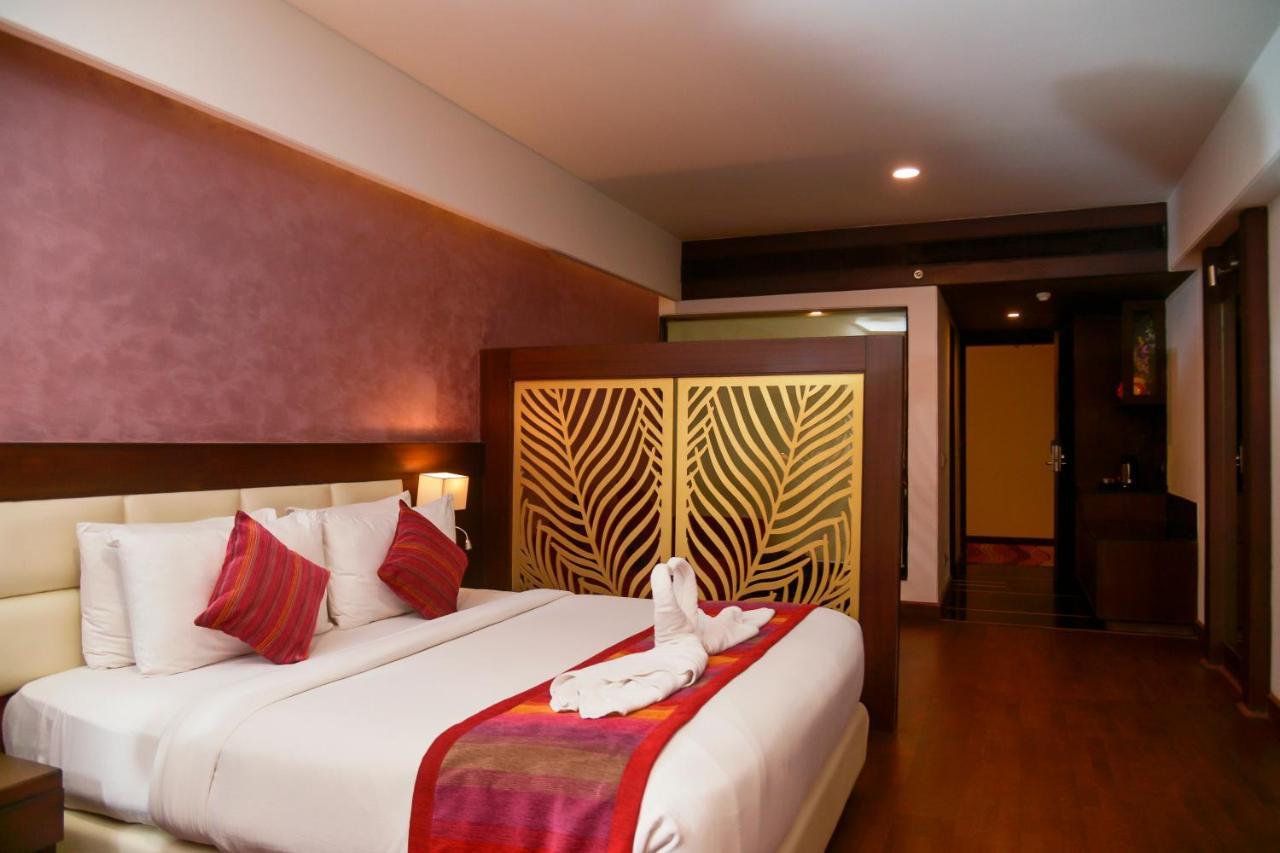 Best Western Premier Almeida Zirakpur Екстериор снимка