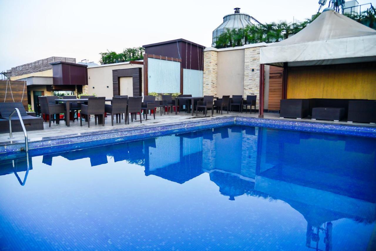 Best Western Premier Almeida Zirakpur Екстериор снимка