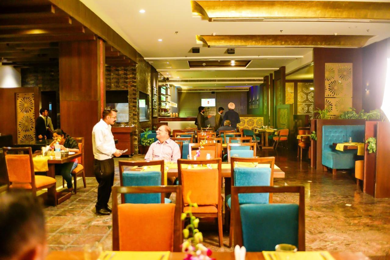 Best Western Premier Almeida Zirakpur Екстериор снимка