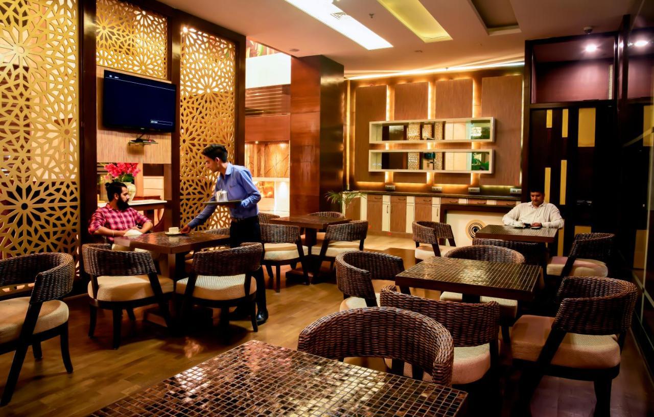Best Western Premier Almeida Zirakpur Екстериор снимка