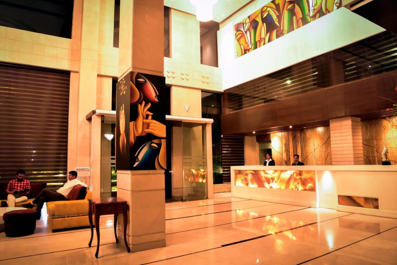 Best Western Premier Almeida Zirakpur Екстериор снимка