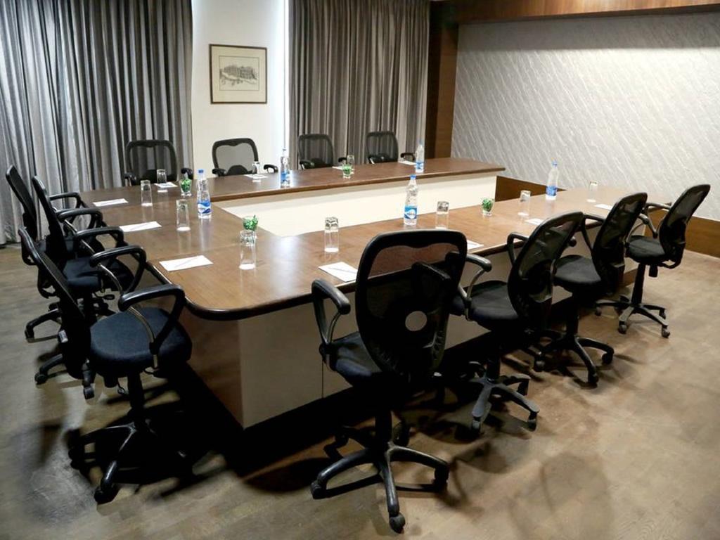 Best Western Premier Almeida Zirakpur Екстериор снимка
