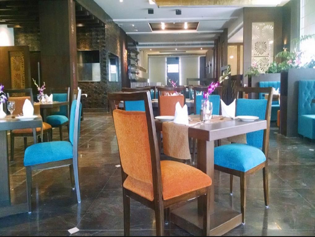 Best Western Premier Almeida Zirakpur Екстериор снимка