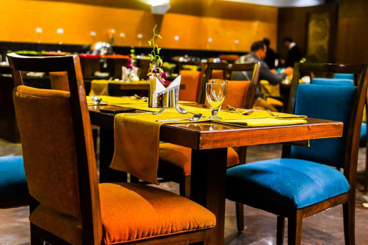 Best Western Premier Almeida Zirakpur Екстериор снимка