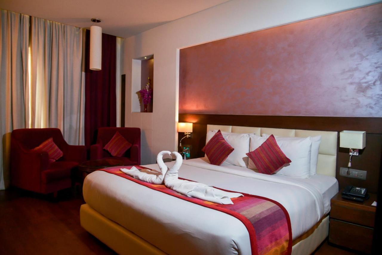 Best Western Premier Almeida Zirakpur Екстериор снимка