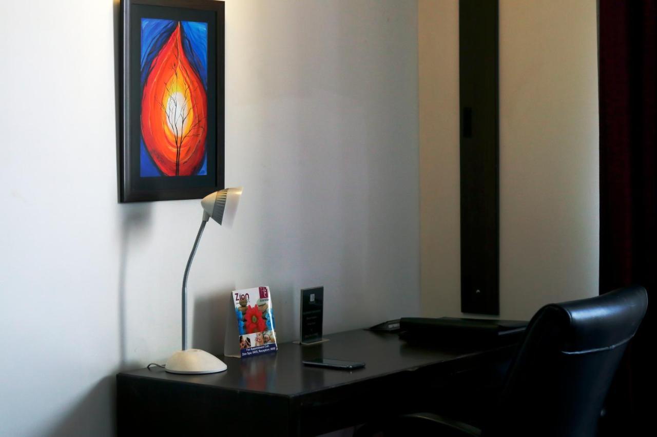 Best Western Premier Almeida Zirakpur Екстериор снимка