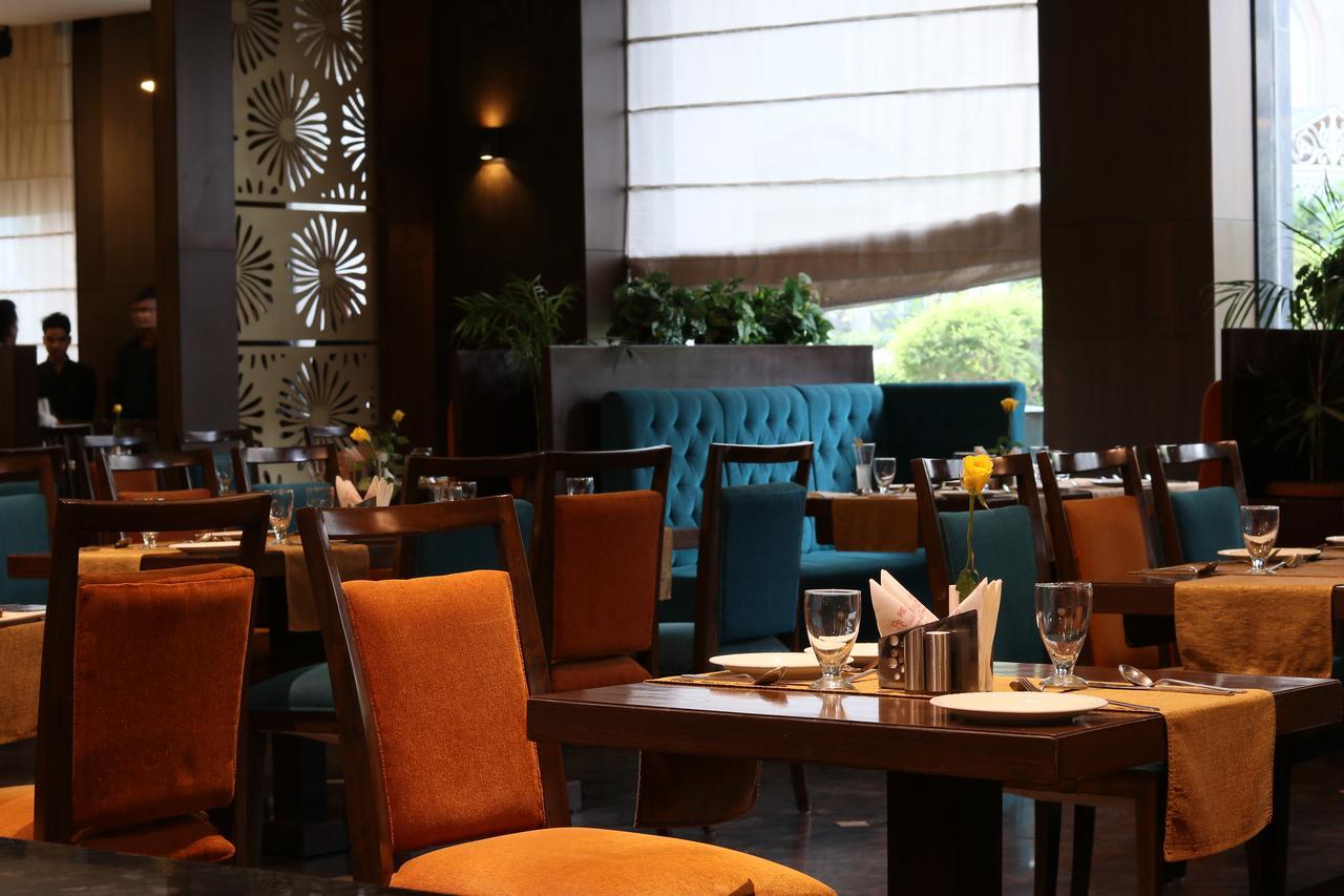 Best Western Premier Almeida Zirakpur Екстериор снимка