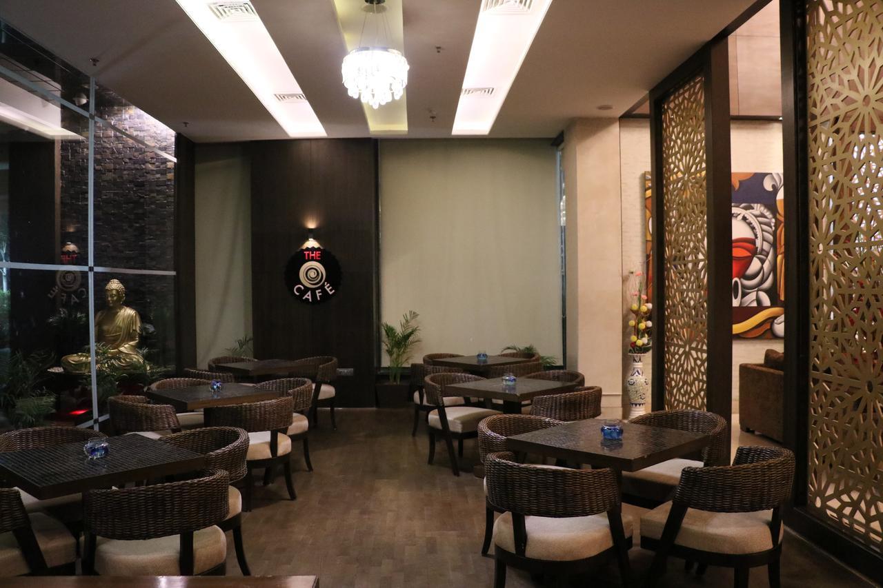 Best Western Premier Almeida Zirakpur Екстериор снимка