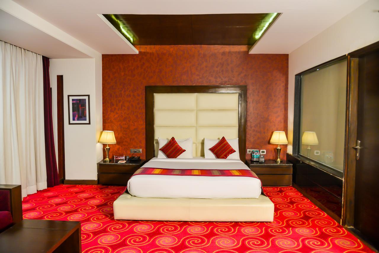 Best Western Premier Almeida Zirakpur Екстериор снимка
