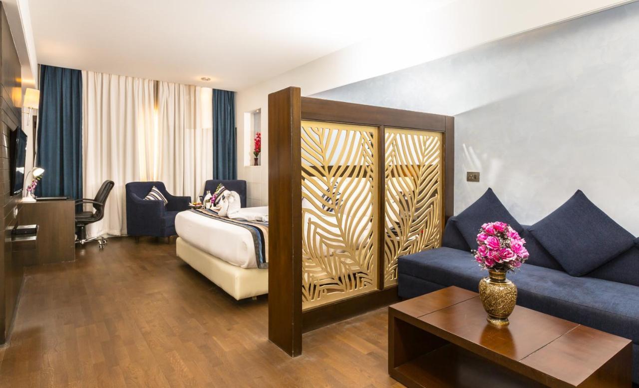 Best Western Premier Almeida Zirakpur Екстериор снимка
