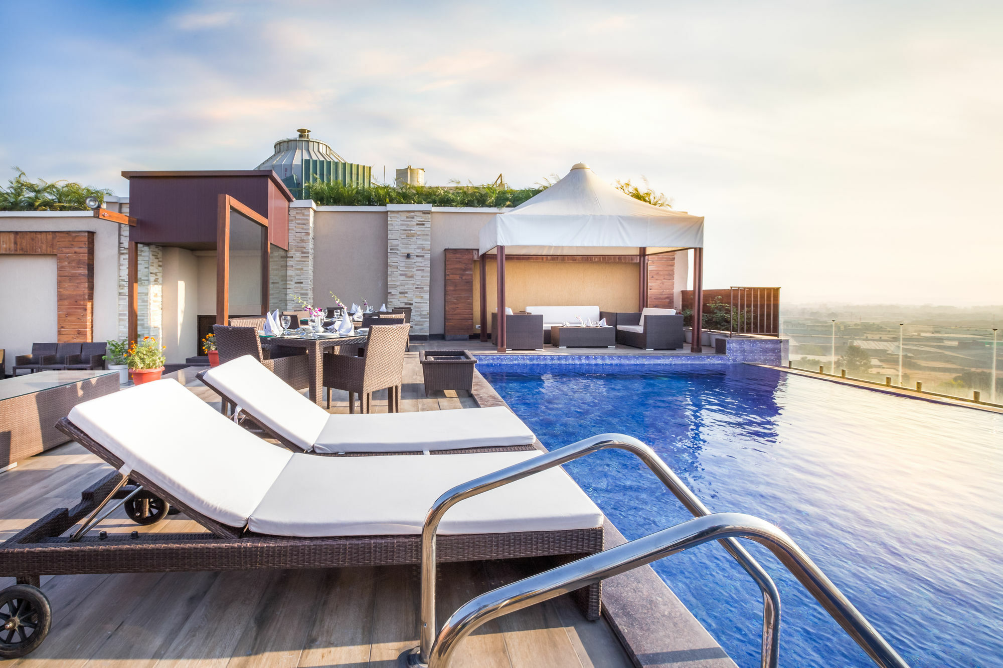 Best Western Premier Almeida Zirakpur Екстериор снимка