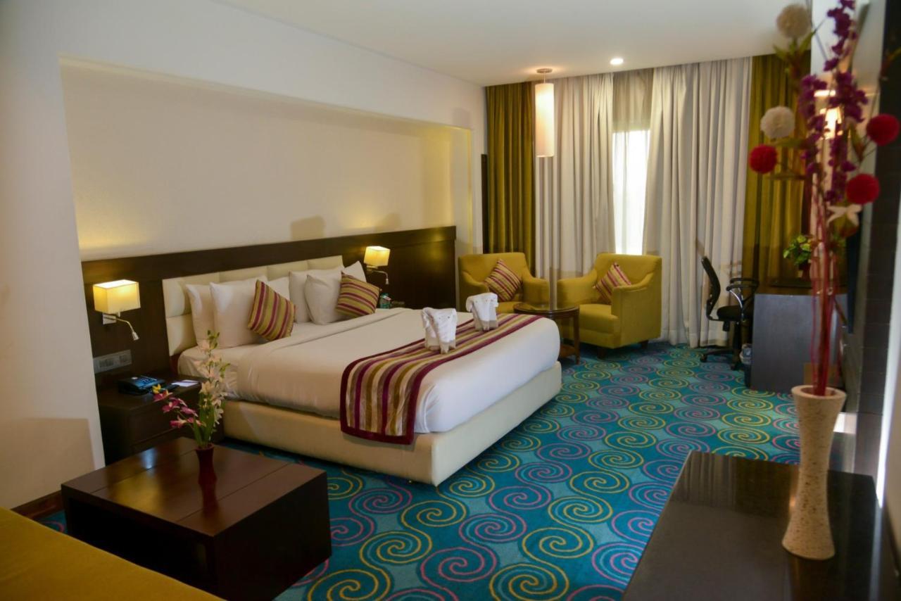 Best Western Premier Almeida Zirakpur Екстериор снимка